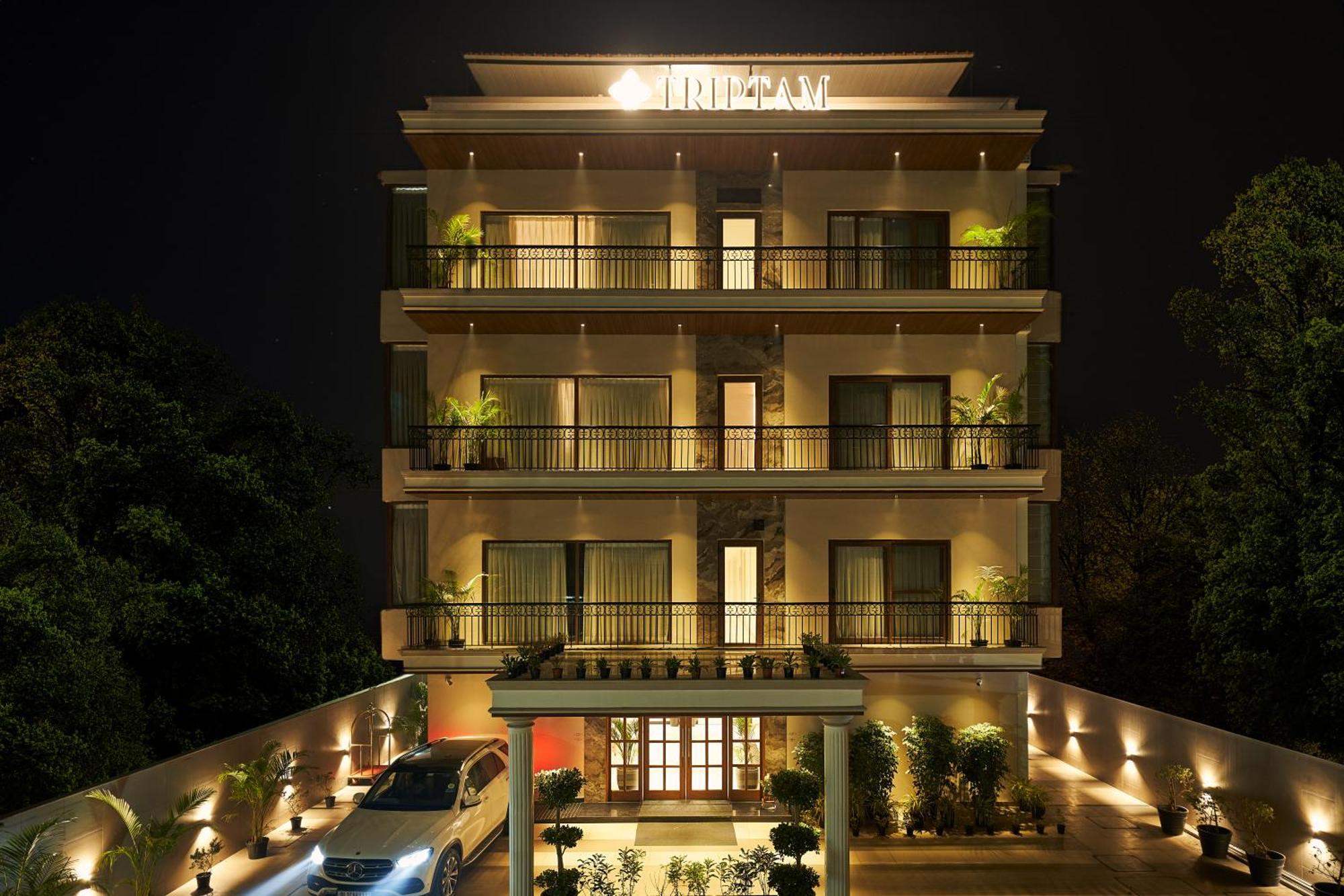 Triptam Vrindāvan Buitenkant foto